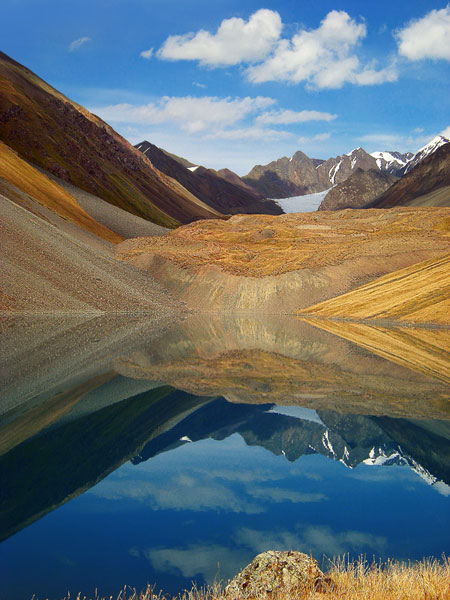 Яркие краски горного озера Джасык-Кель