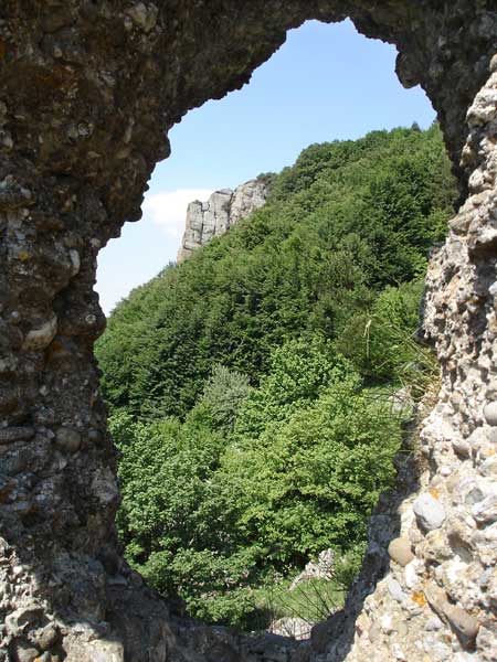 Вид из расщелины в скалах