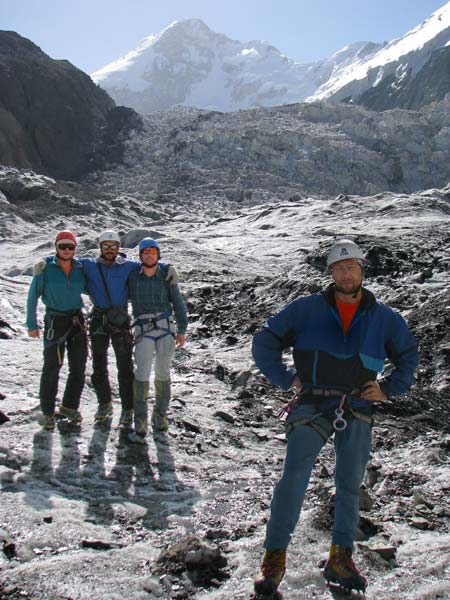 Над первой ступенью ледопада Шини-Бини